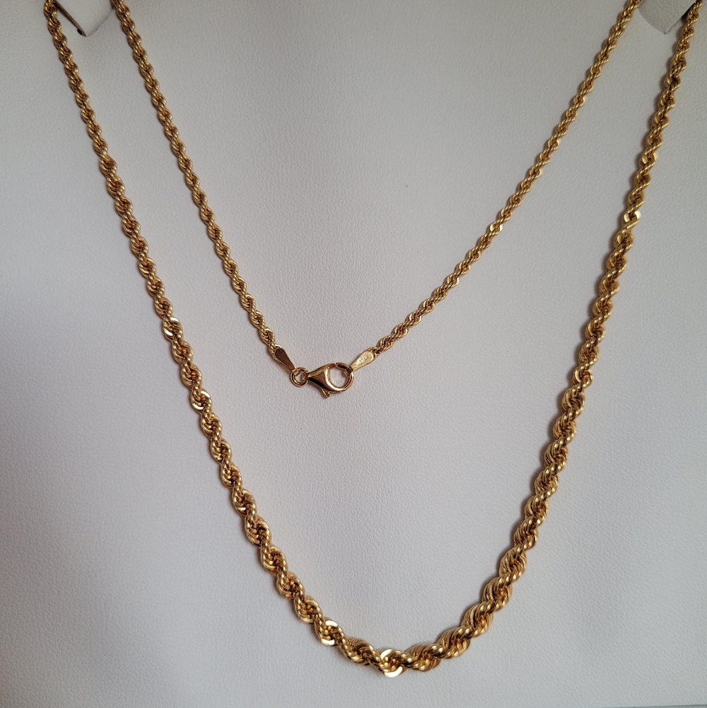 18k Solid Gold Rope Necklace (Stamped 750), 18"L. Made In Italy.